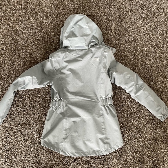 The North Face Women’s Resolve Parka Jacket - Picture 7 of 7